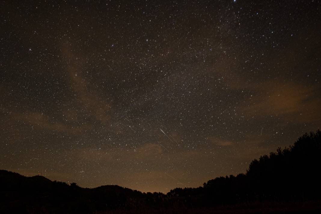 Ankara’da gökyüzüne bakanlar hayrete düştü! Binlerce Lyrid meteoru görüldü 34
